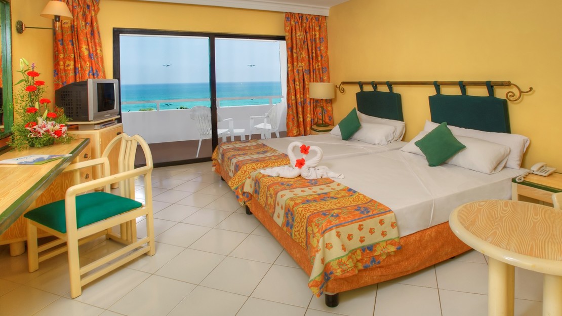 Breezes Bella Costa Hotel